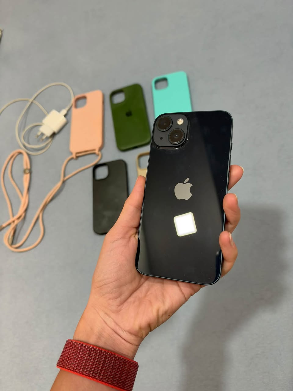 Продаётся iPhone 14, не распечатанный и не поврежденный, — 750₾