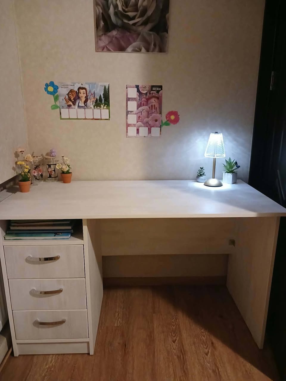 MDF стол, ширина 1.5 м, высота 75 см