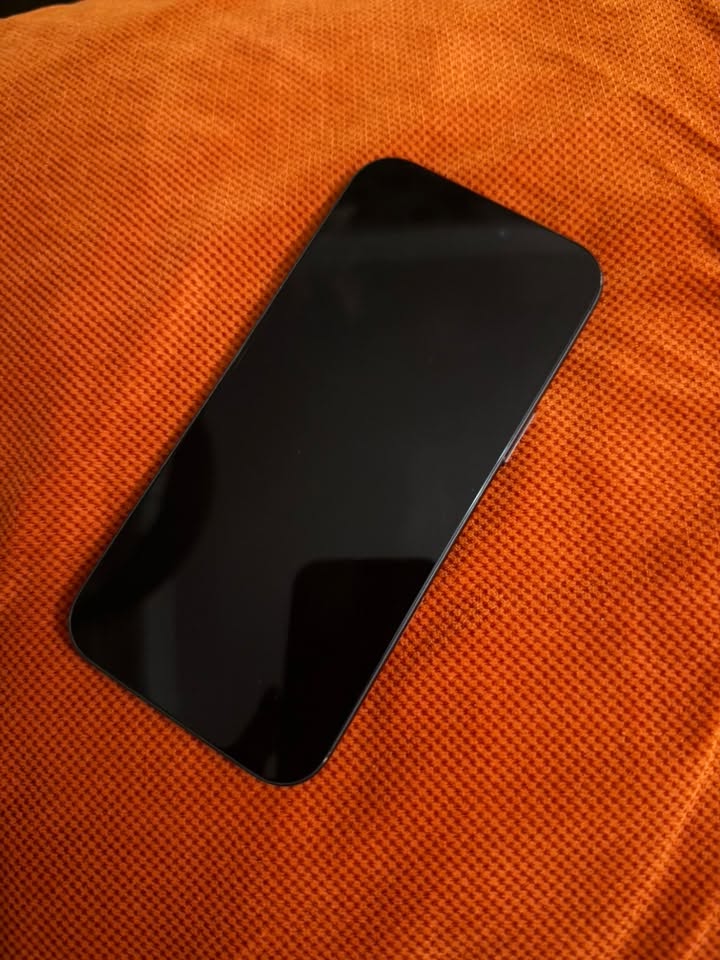Acelesiyle satılık 17 Pro Max 256 - 2,850₾