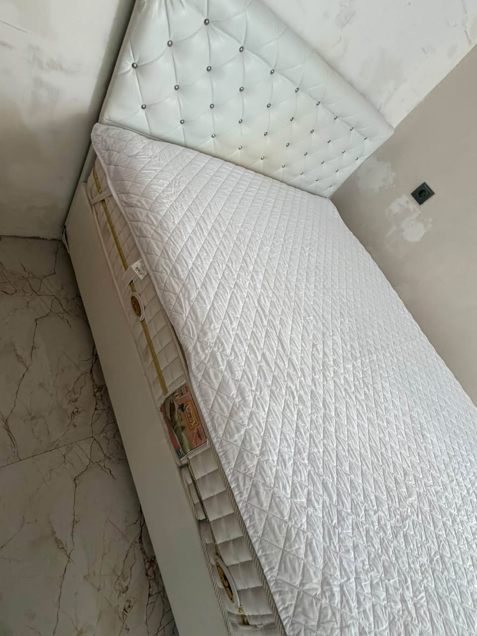 Bed with mattress 140/200 for sale, price