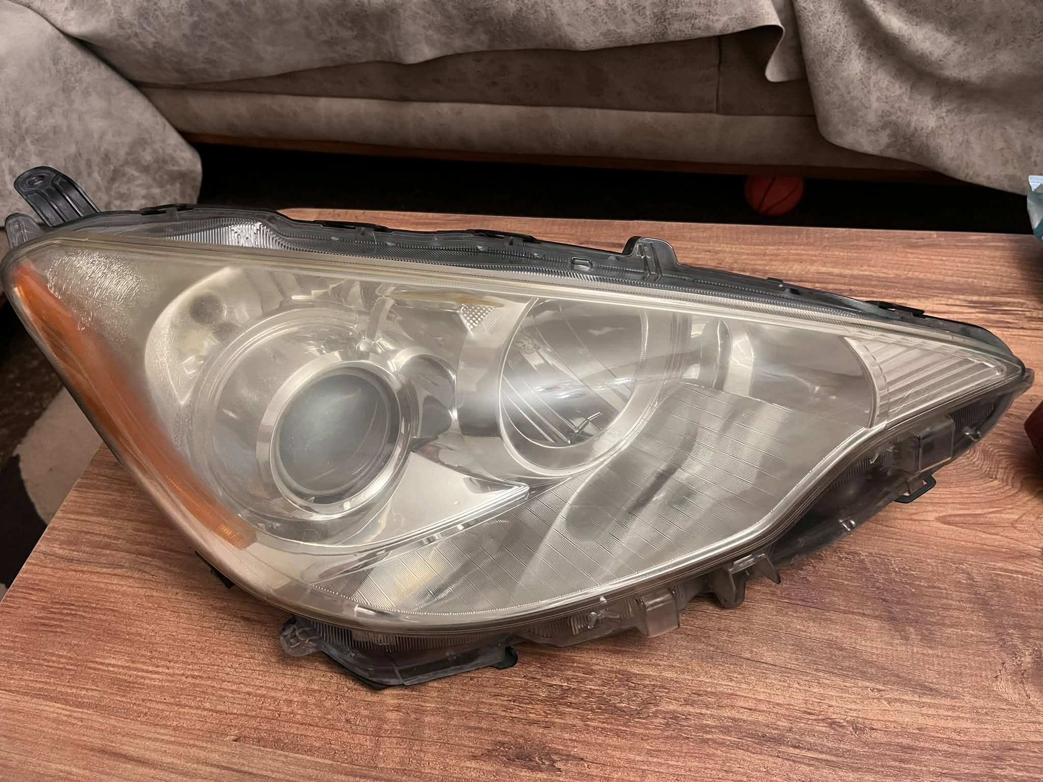 Toyota Prius C original headlight