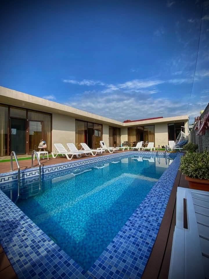 Family type cottage for sale with a pool Total area