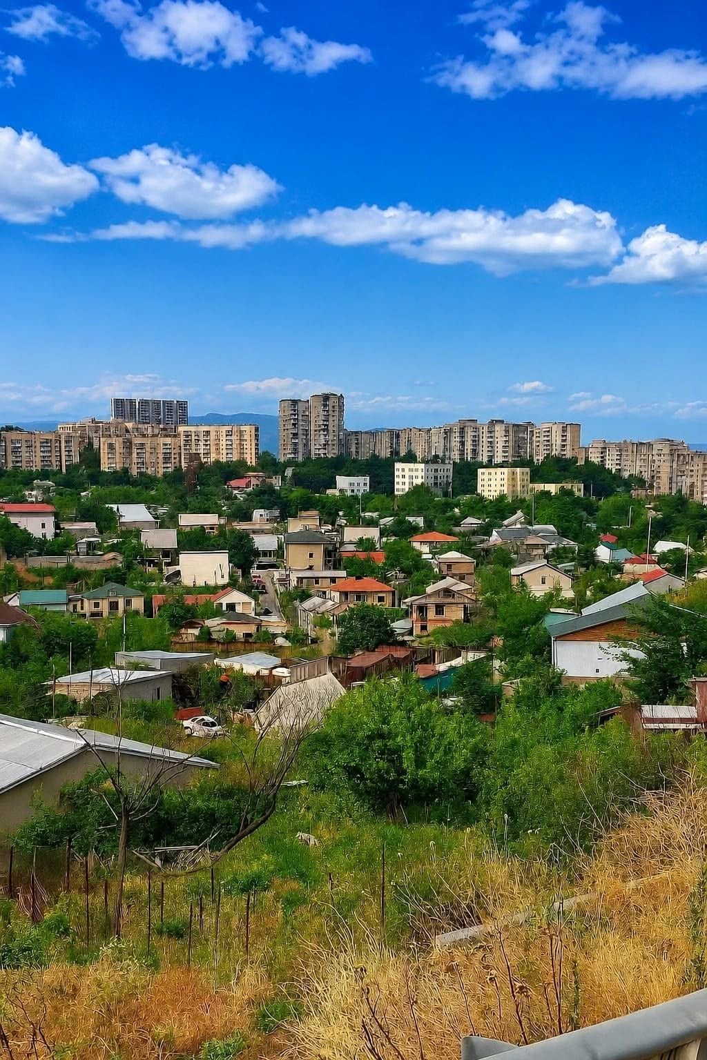 🏡 Վաճառվում է հողատարածք Մուխիանի ամառանոցներում: