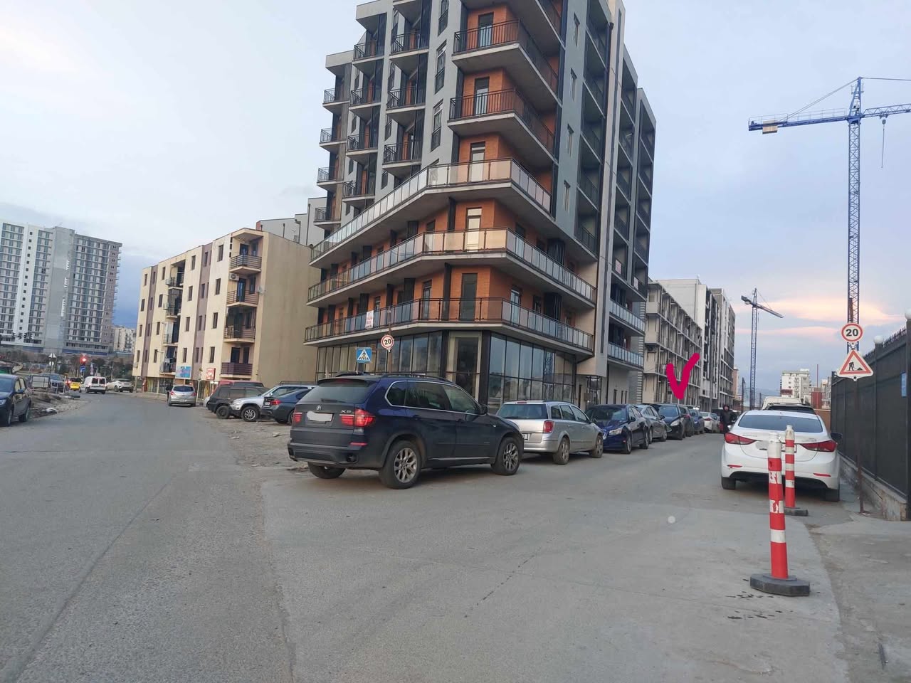 Kommersiya sahəsi, Tbilisi — $400
