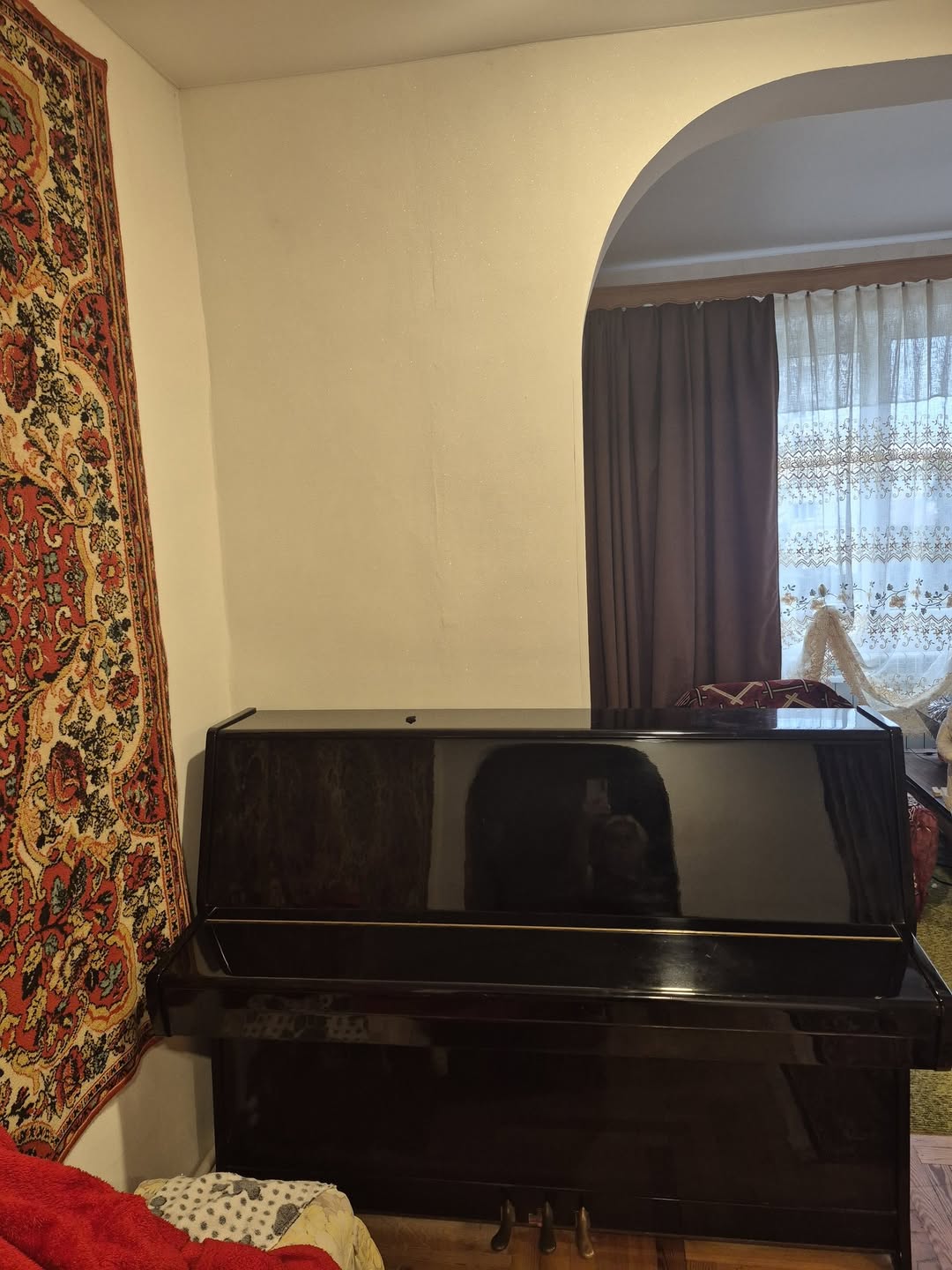 Belarus piano, 3 pedallı
