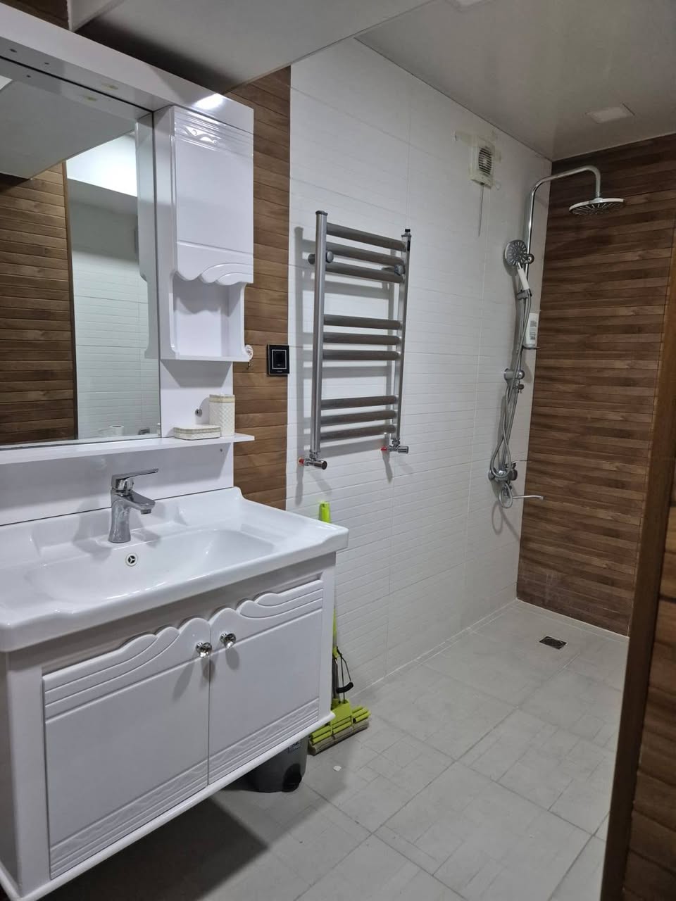 A 2-room apartment is for rent in Baku — 1,200 ₼