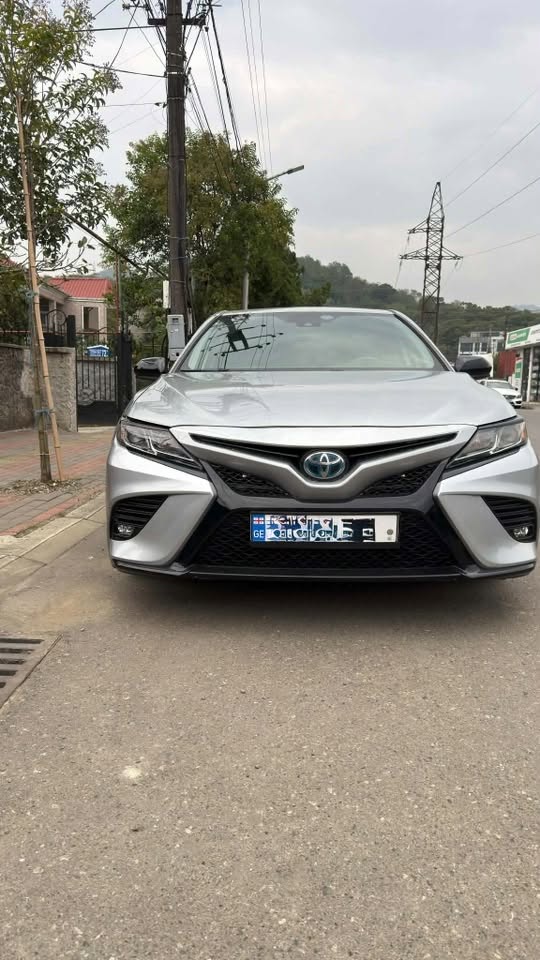 Toyota Camry 2020 — 13,500$