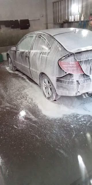 მანქანის ქაფით რეცხვა