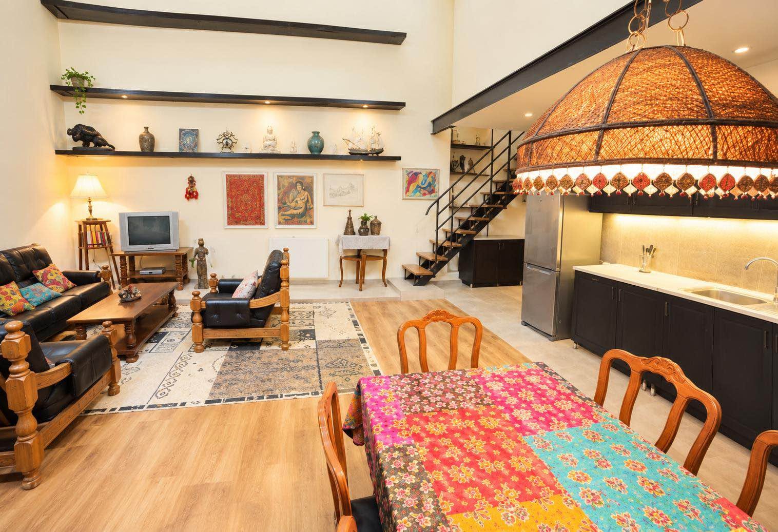 Vakeda, Tiflisdə 3 otaqlı ev icarəyə verilir
