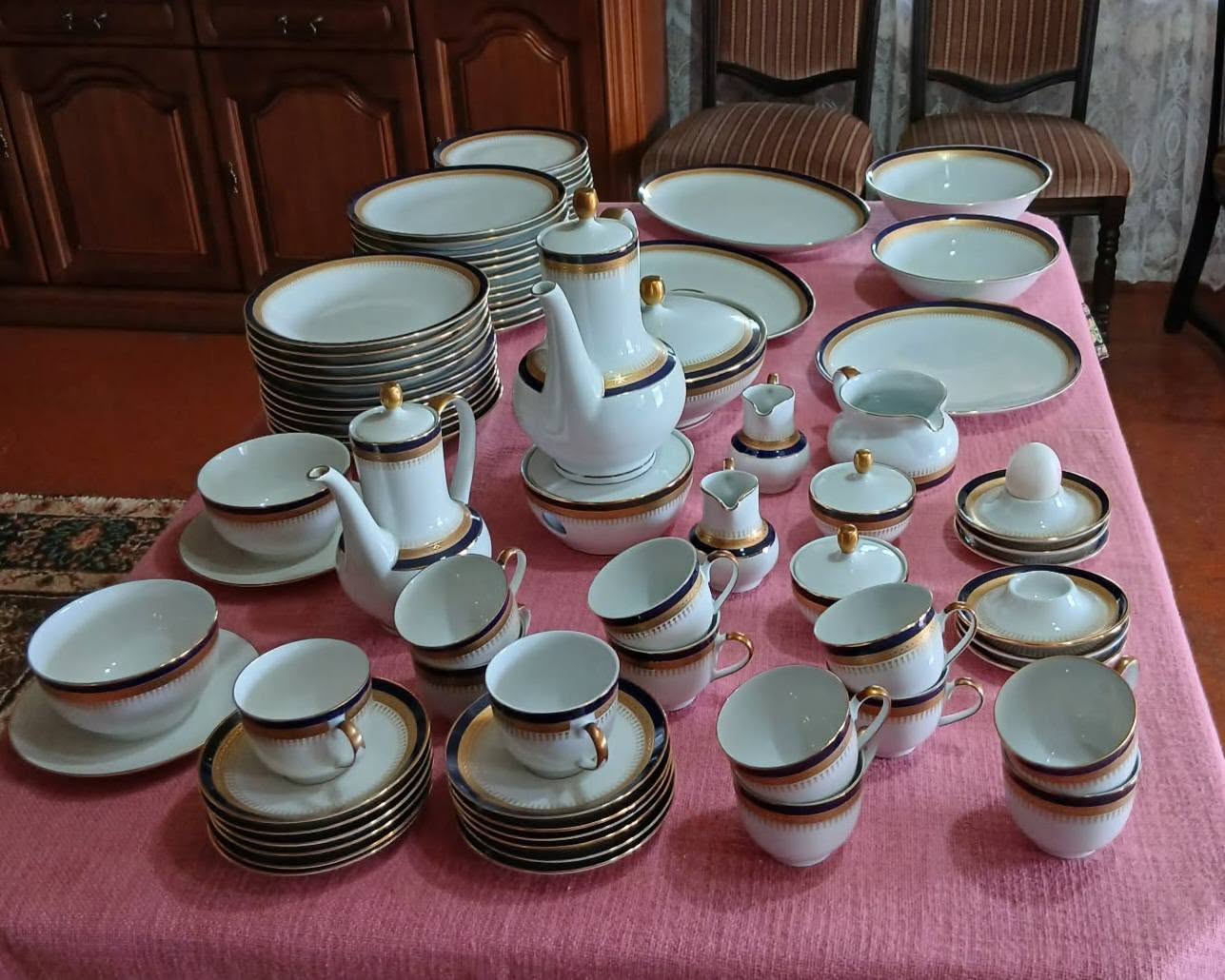 In an ideal situation dinner for 12 people and