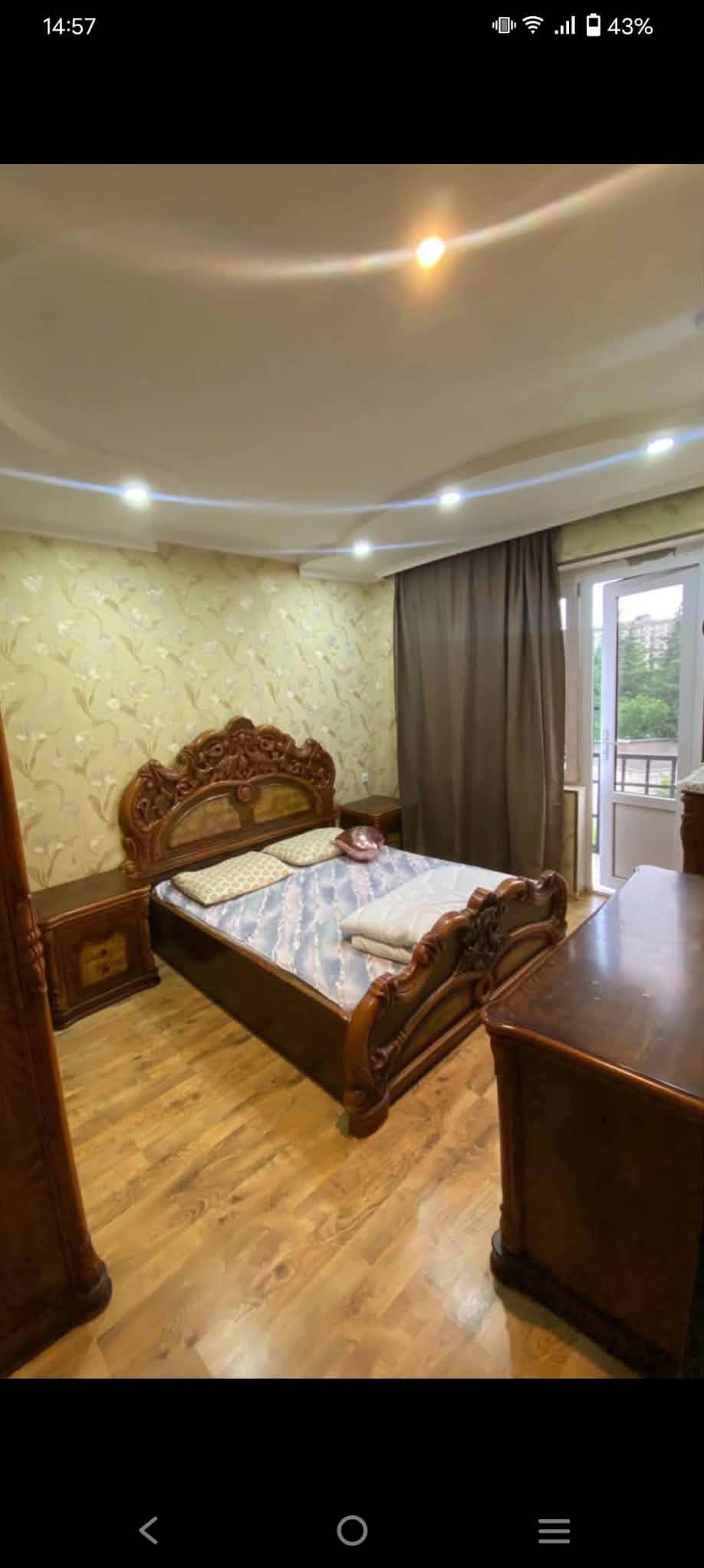 Zastava'da Kikvidze Bahçesi yakınında döşenmiş 3 oda daire kiraya veriliyor — 800₾