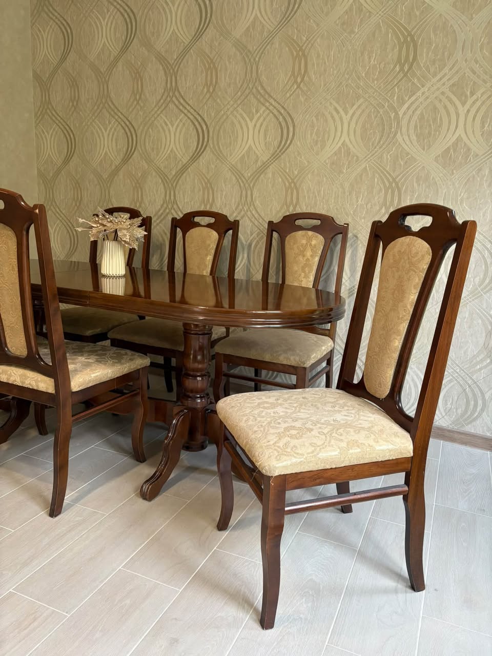 Satılır oturma otağı üçün nəzərdə tutulmuş masa (açılır)