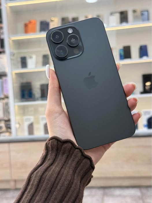 15 Pro Max 256Gb Pilinin şarjı %97
