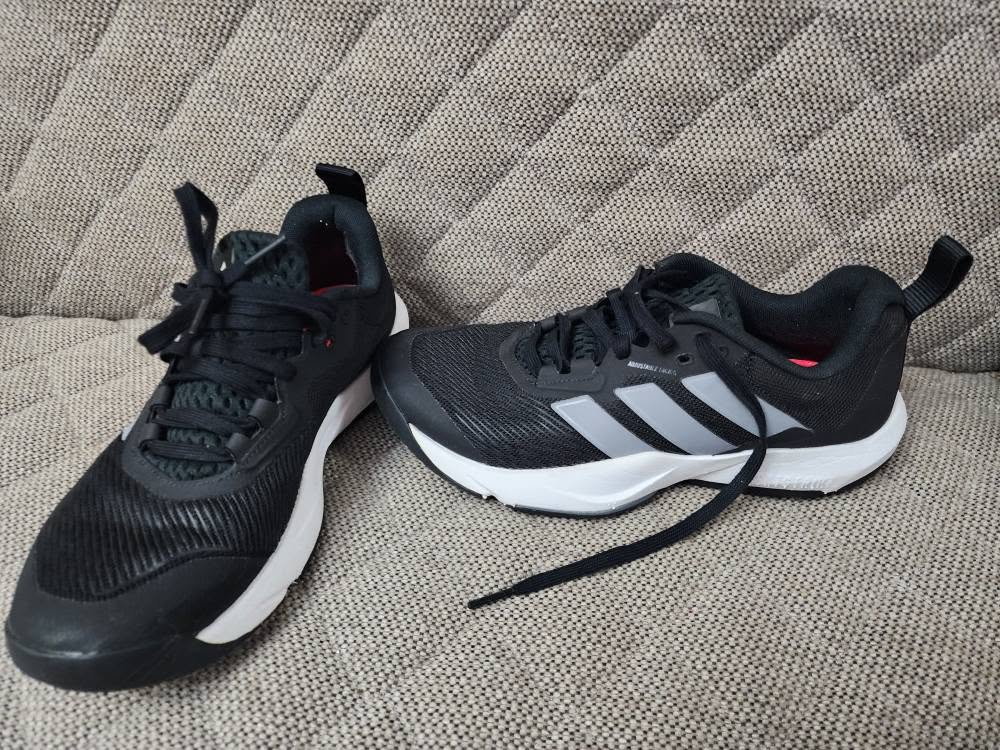 Gym sneakers, size 38, worn twice