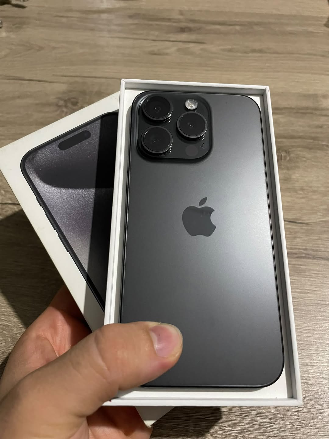იყიდება 2 ცალი 15 Pro 128GB