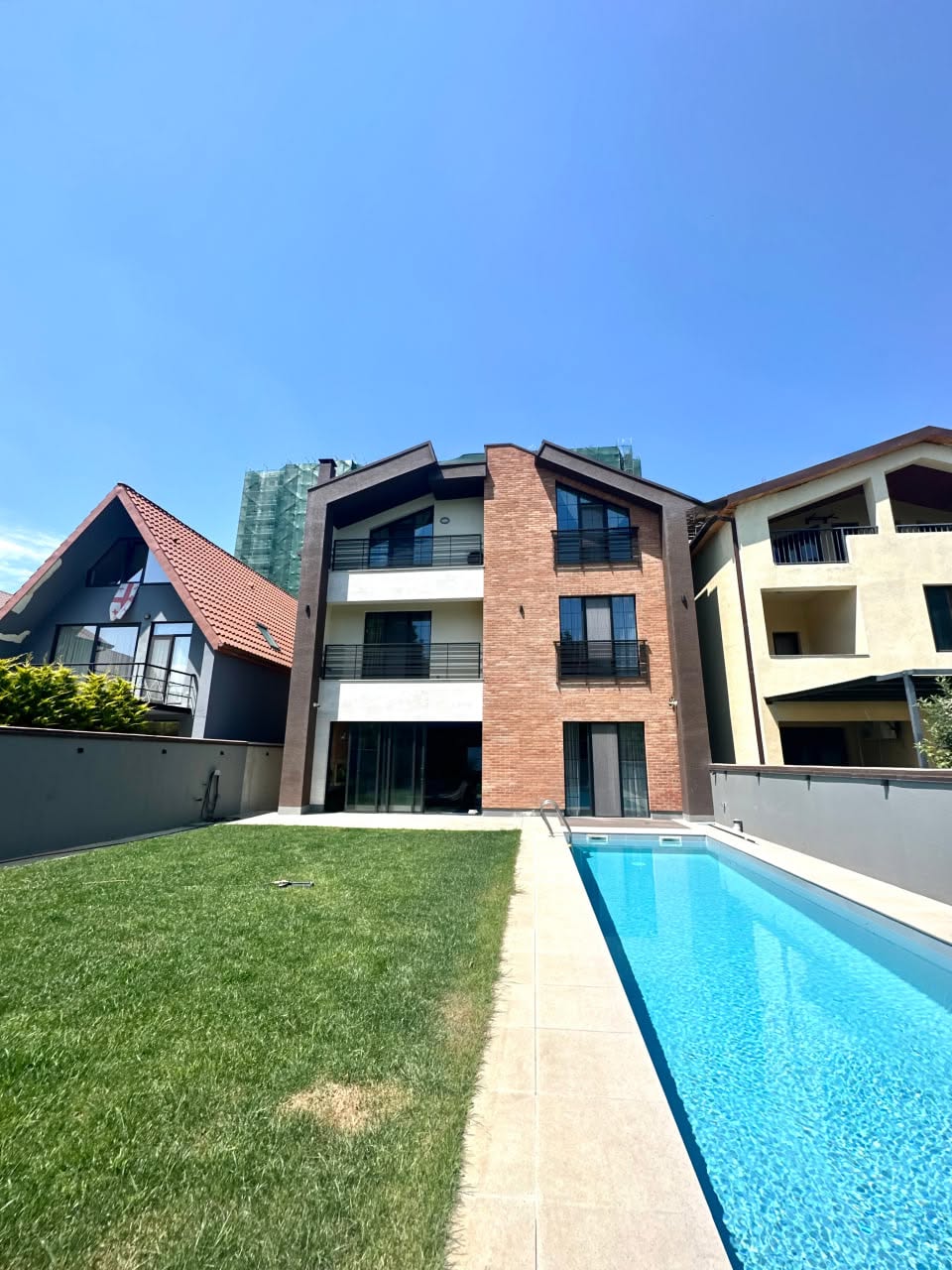 📍 **Դիղոմ, Շերմադինի փողոց** վաճառվում է ՝ 560,000$