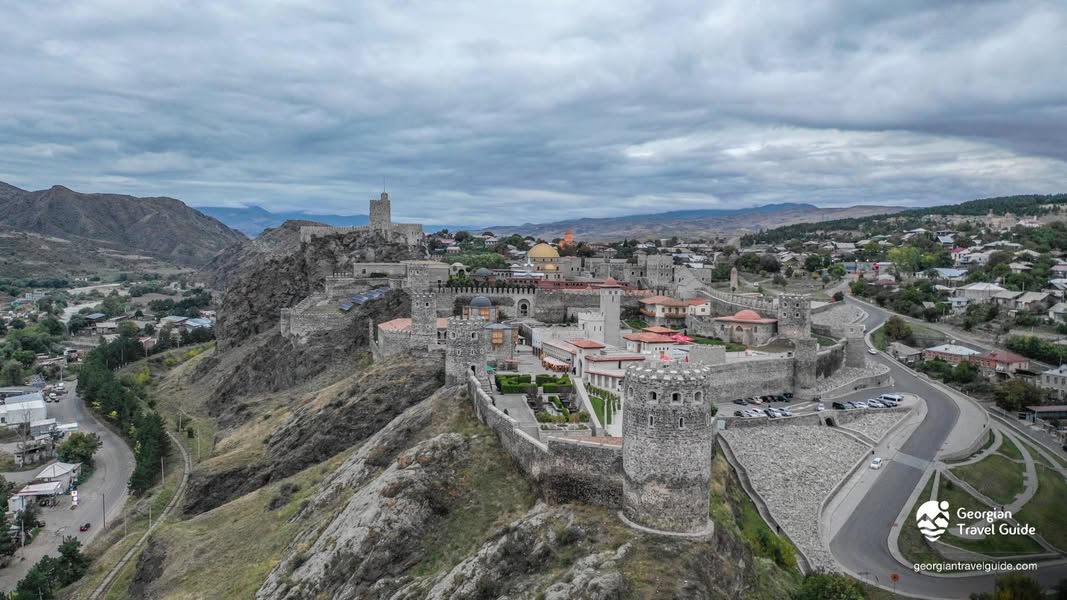 LA BELLA որոնում է տղամարդու ոճաբան (մազերի