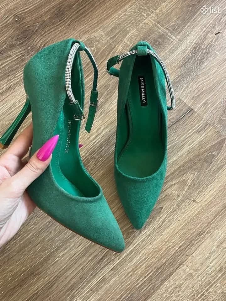Green Miss Miller heels, size 38, new