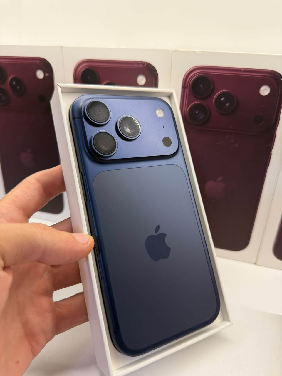 17 Pro Avrupa sim kartlı versiyonu kutu ile — 3,000₾