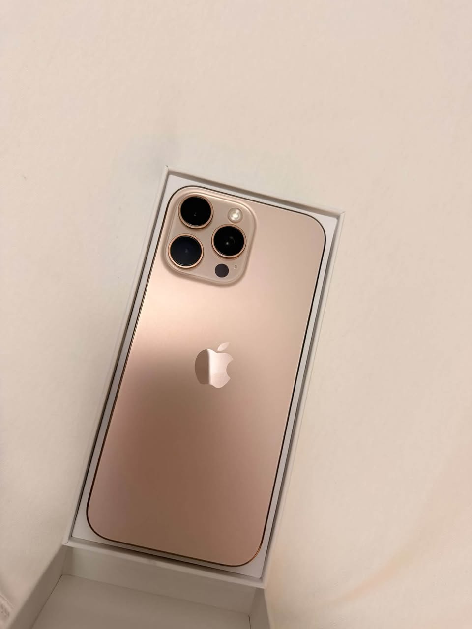 Satılık! 16 Pro Max ideal durumda, — 2,500$