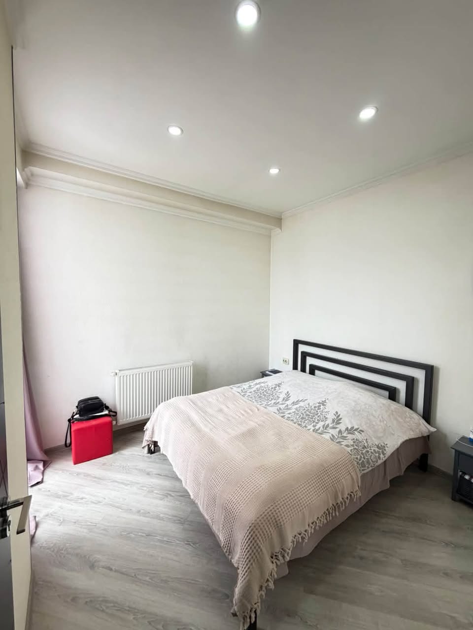 4 otaqlı mənzil kirayəyə verilir, Tbilisi - $1,000