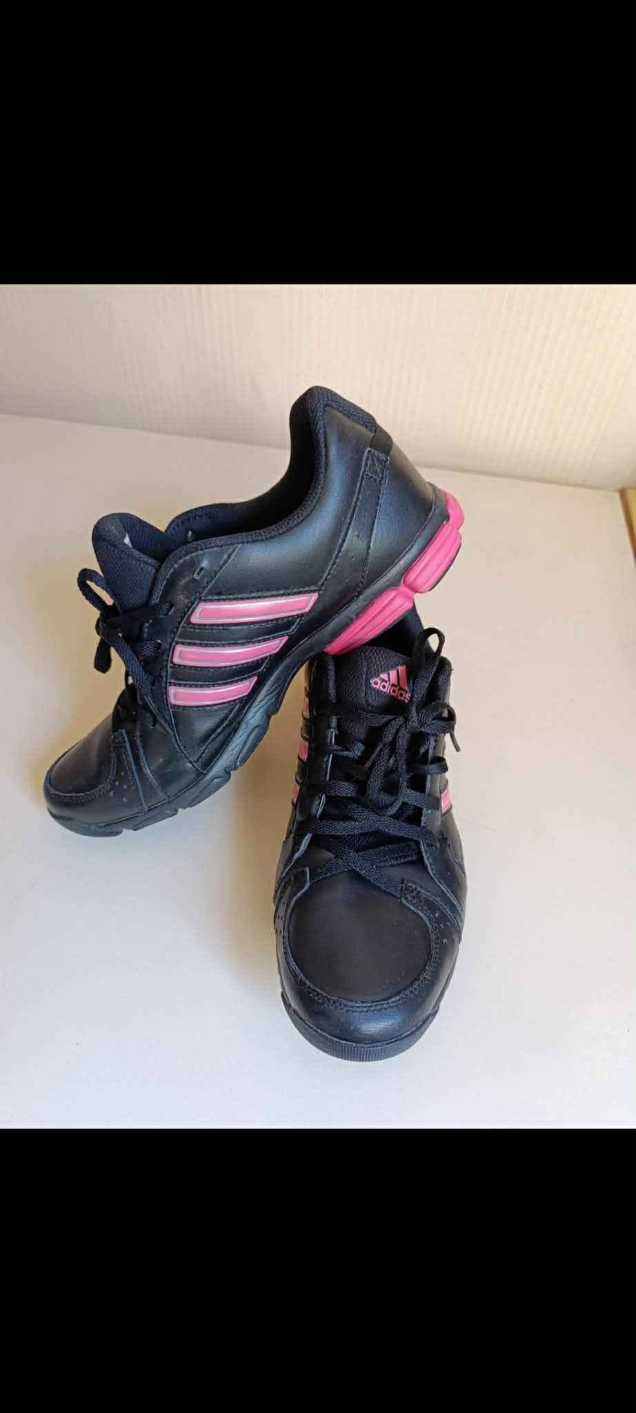 Adidas кожаные кроссовки, размер 39,5