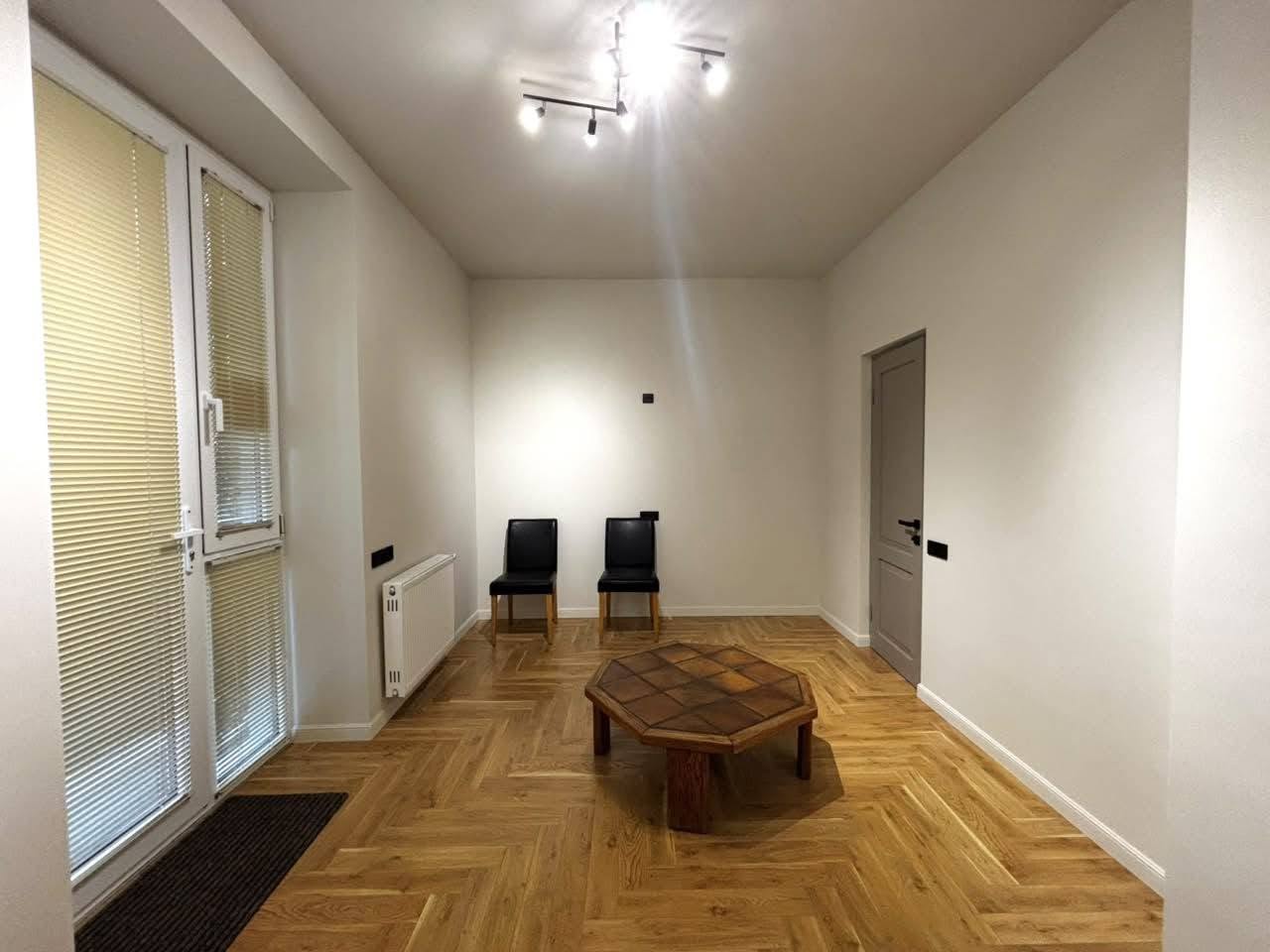 2-комнатная квартира в аренду, Тбилиси — $1,500