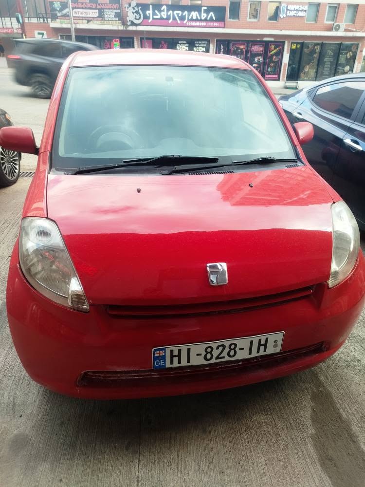 2006-cı il 1.0 benzin. Dəyişən qutu karobka yaxşıdır. Texnikası keçirilib — 2,200$