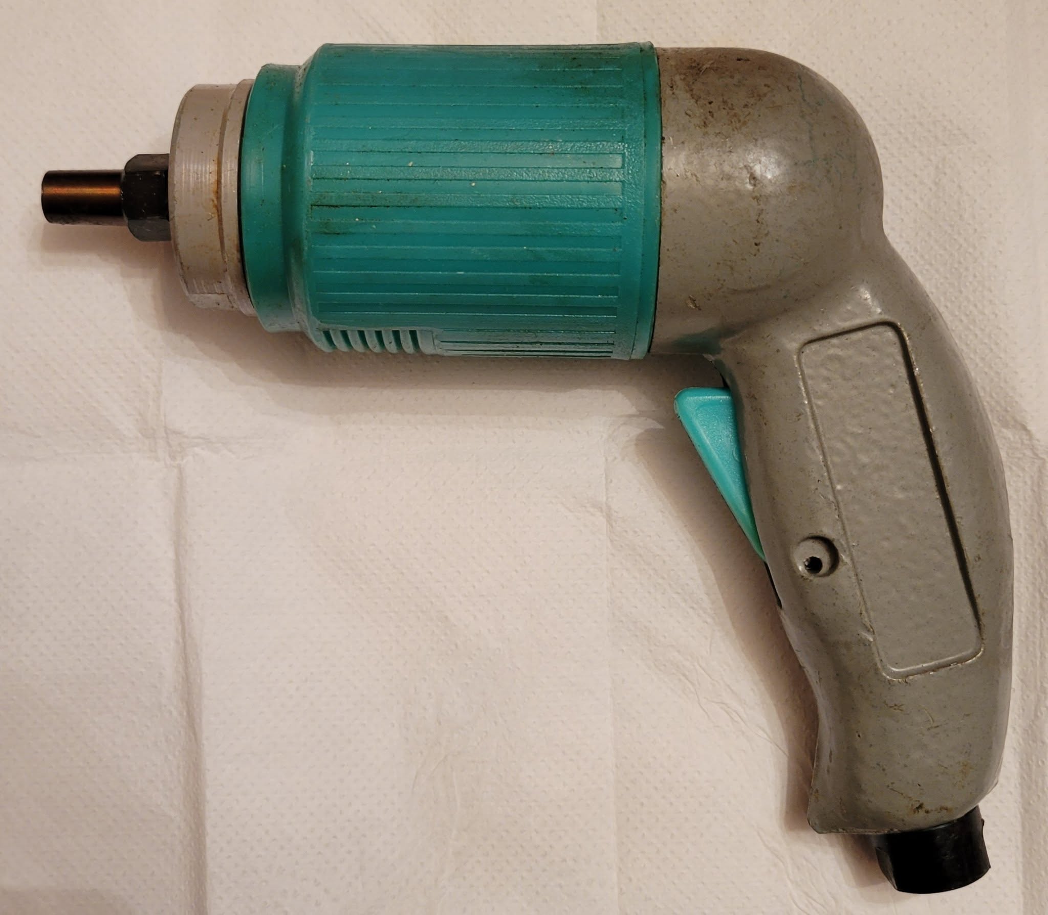 New pneumatic screwdriver, unused