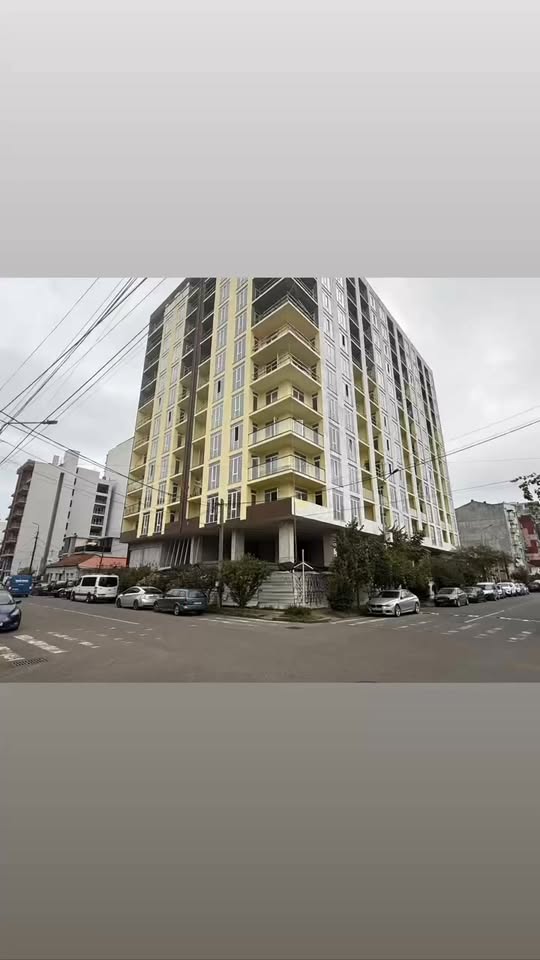 იყიდება 4-ოთახიანი ბინა, ბათუმი — $122,160