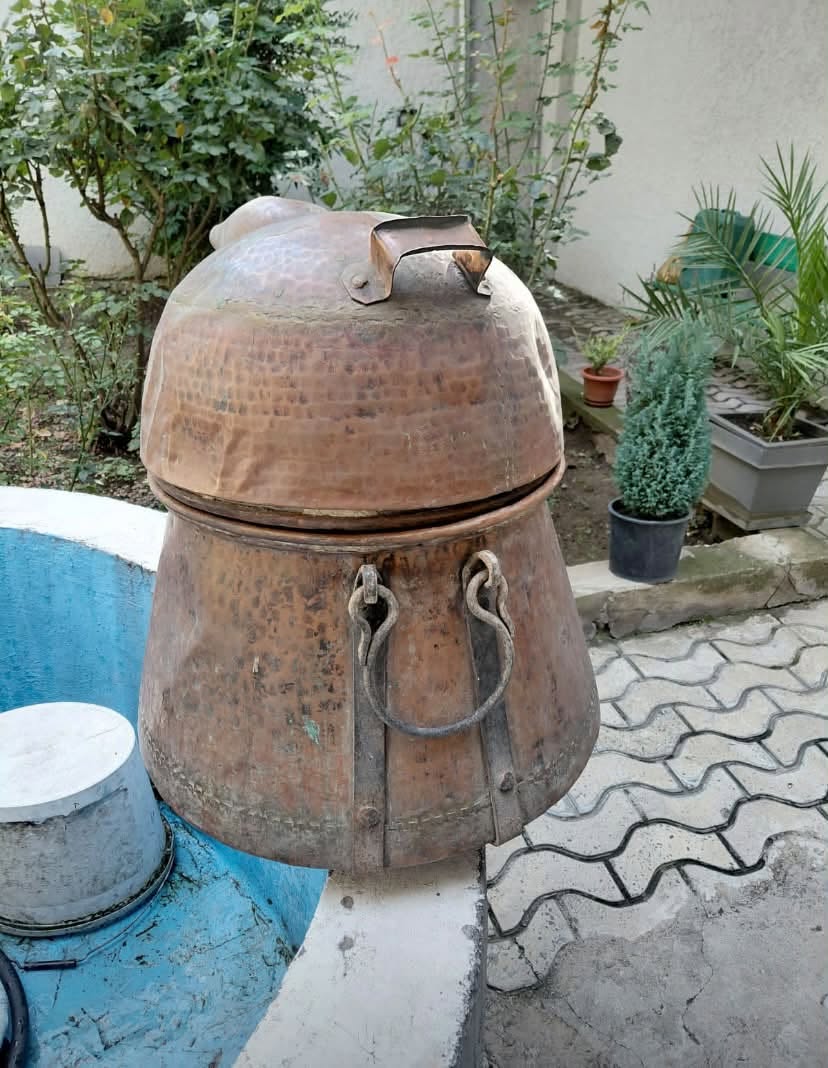 Продается старинный медный котел для перегонки самогонки - 2,500$