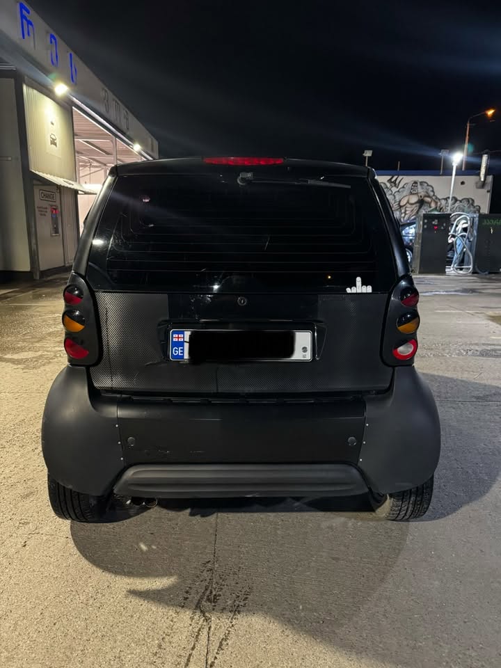 გავცვლი სხვა მანქანაში . ფასი 3500₾ 2001