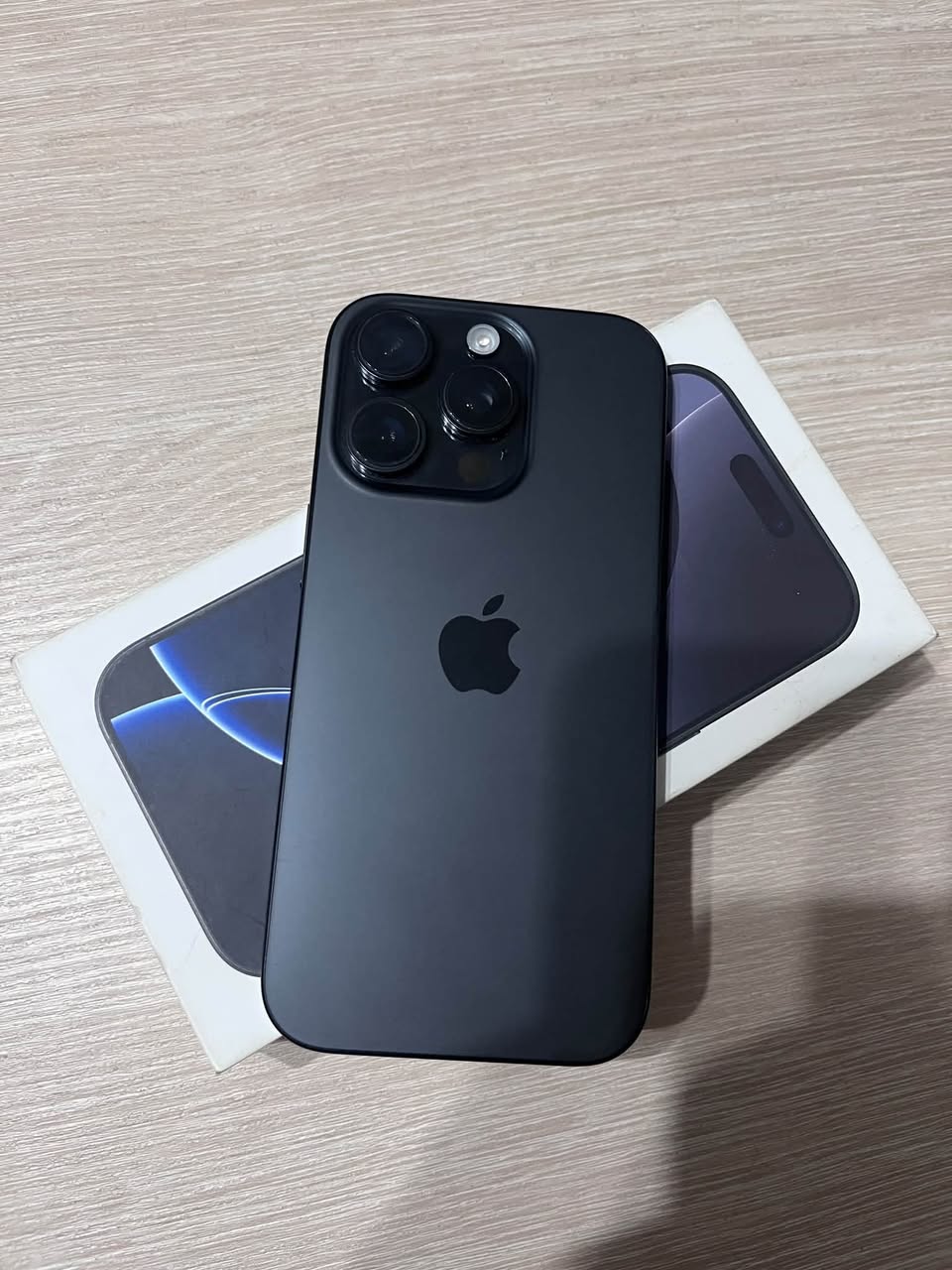 იყიდება 16 pro 128 GB ბატარია — 2,100₾