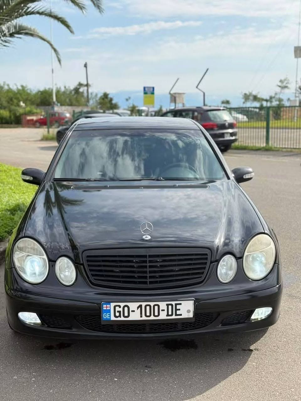 Mercedes-Benz W211 2004 for $4,800