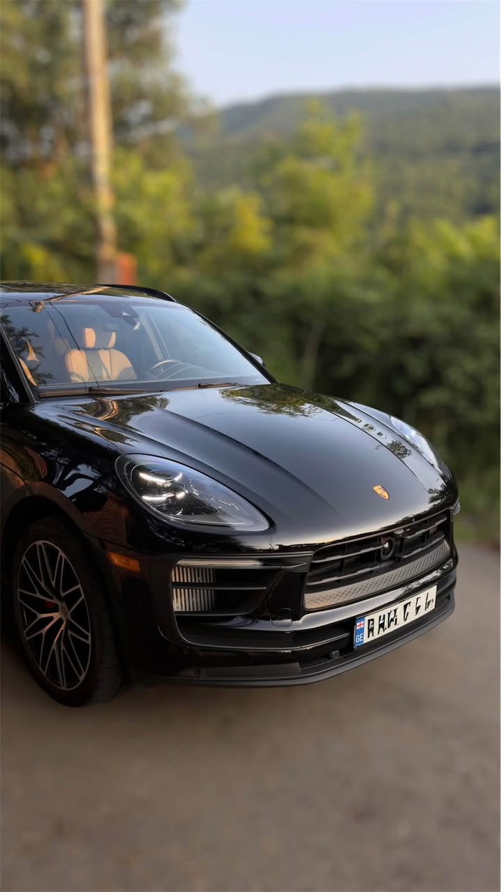 Macan S 2023 — 53,000$