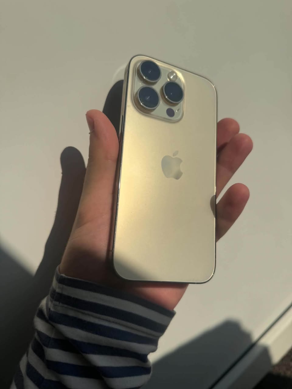 14 pro simli iyi bir versiyonu 800₾'e satılır