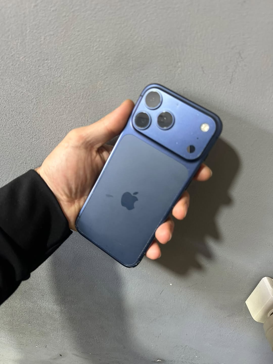 iPhone 17 Pro Max 256 GB $2000