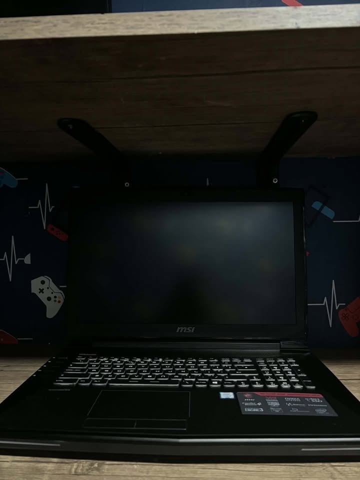 იყიდება GAMING LENOVO ლეპტოპი MSI მუშაობს — 1,000₾