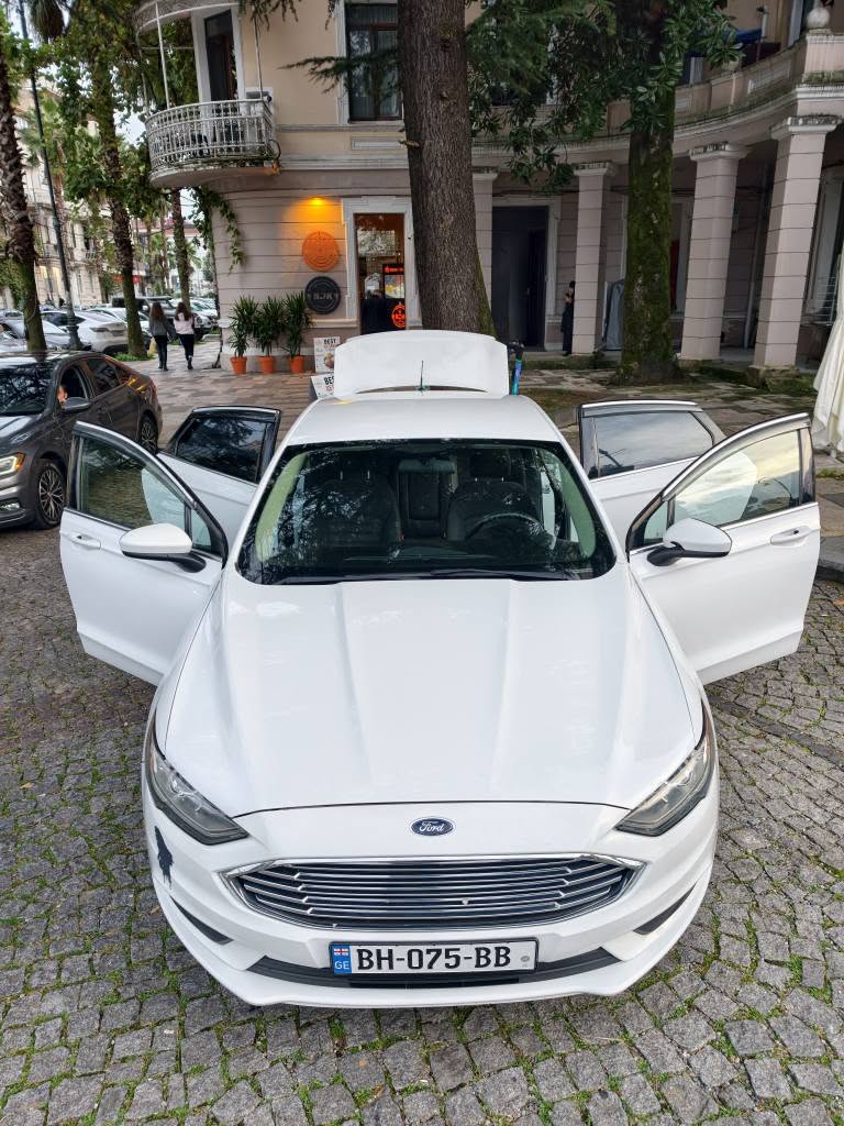 Satılır sürətli 2018 2.0 hibrid avtomobil — 7,700$