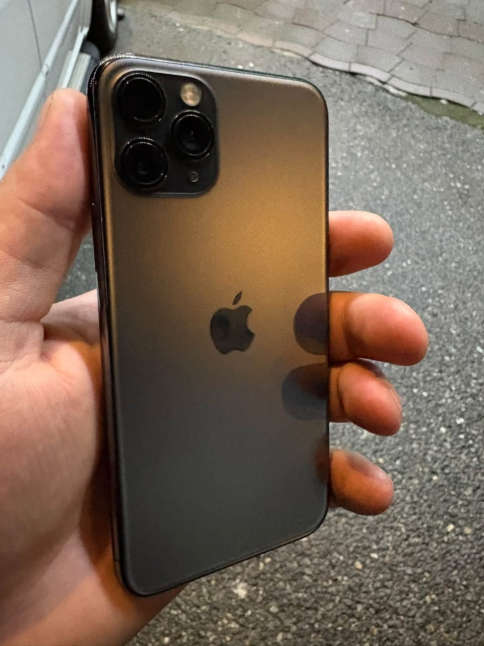 11 Pro 256 GB kargod mdgomareobashi — 380₾