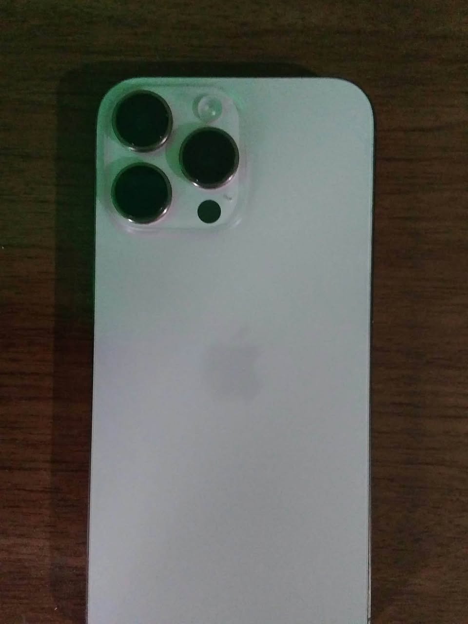 Վաճառվում է iPhone 16 pro max. 1900