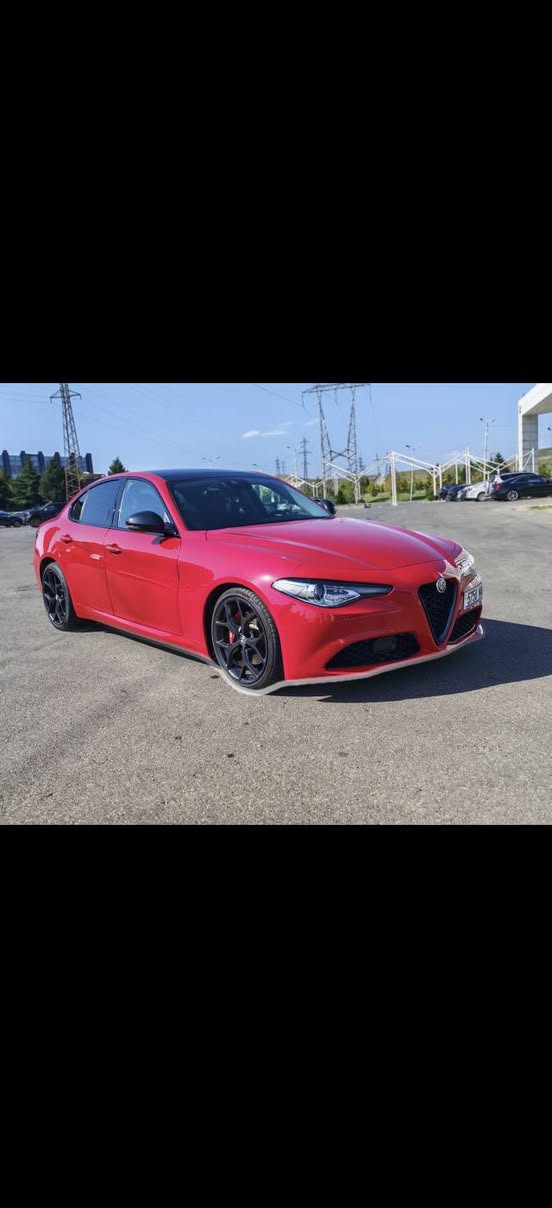 Alfa Romeo Giulia 2020 — 12,000$