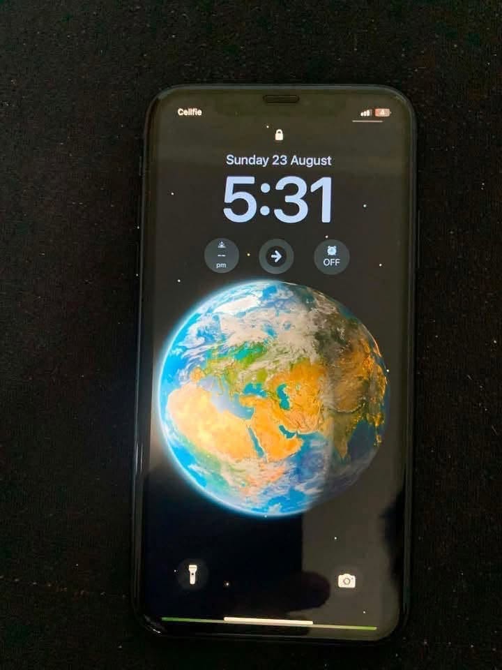 İyideba iPhone XR 250TL 64GB una satiyor