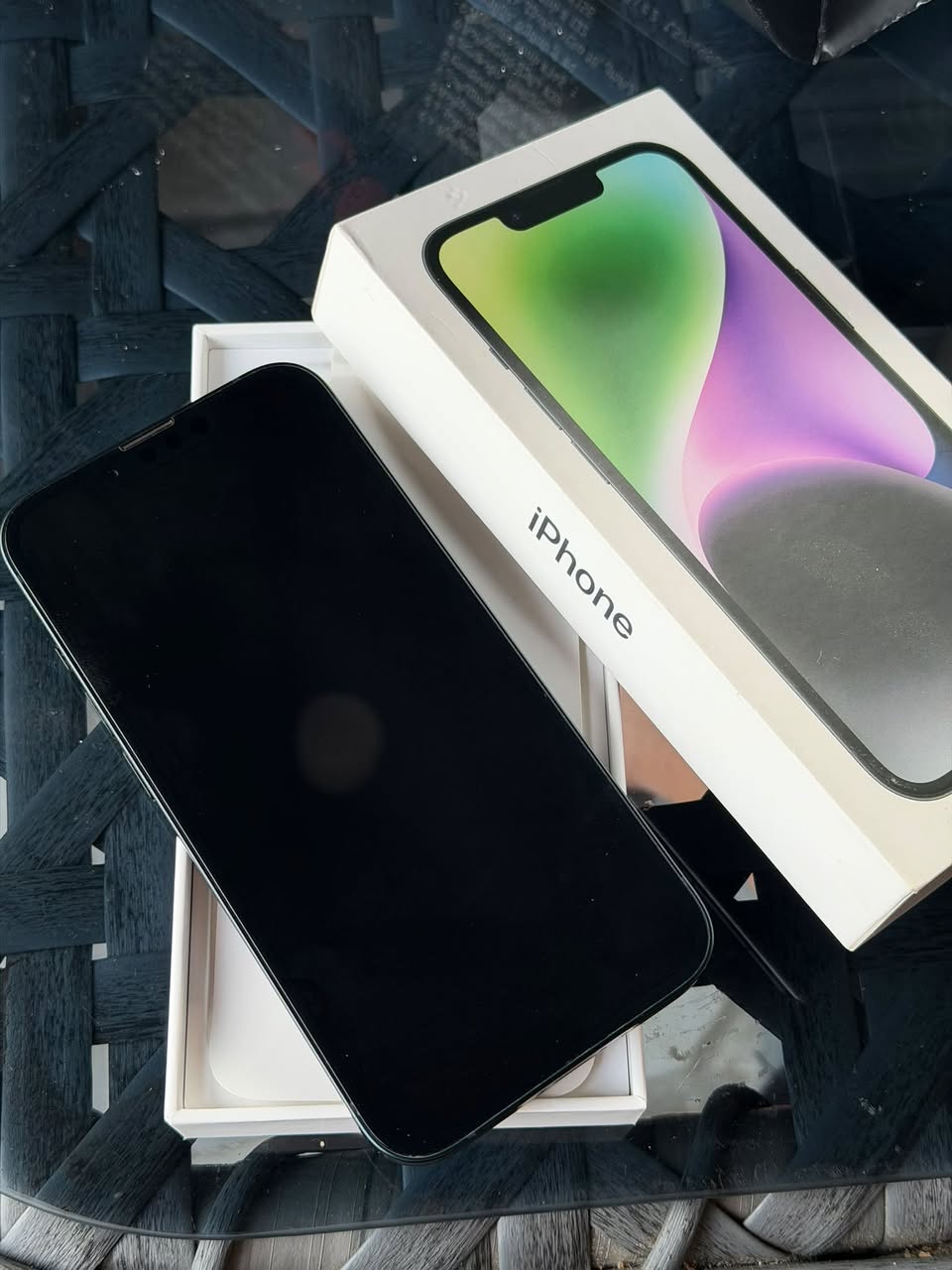 iPhone 14 128GB, 69% battery