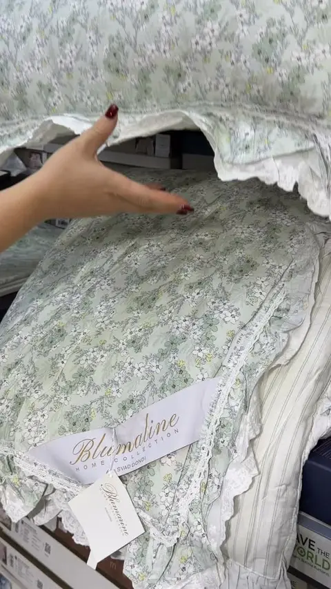 Blumarine paltarı kolleksiyası