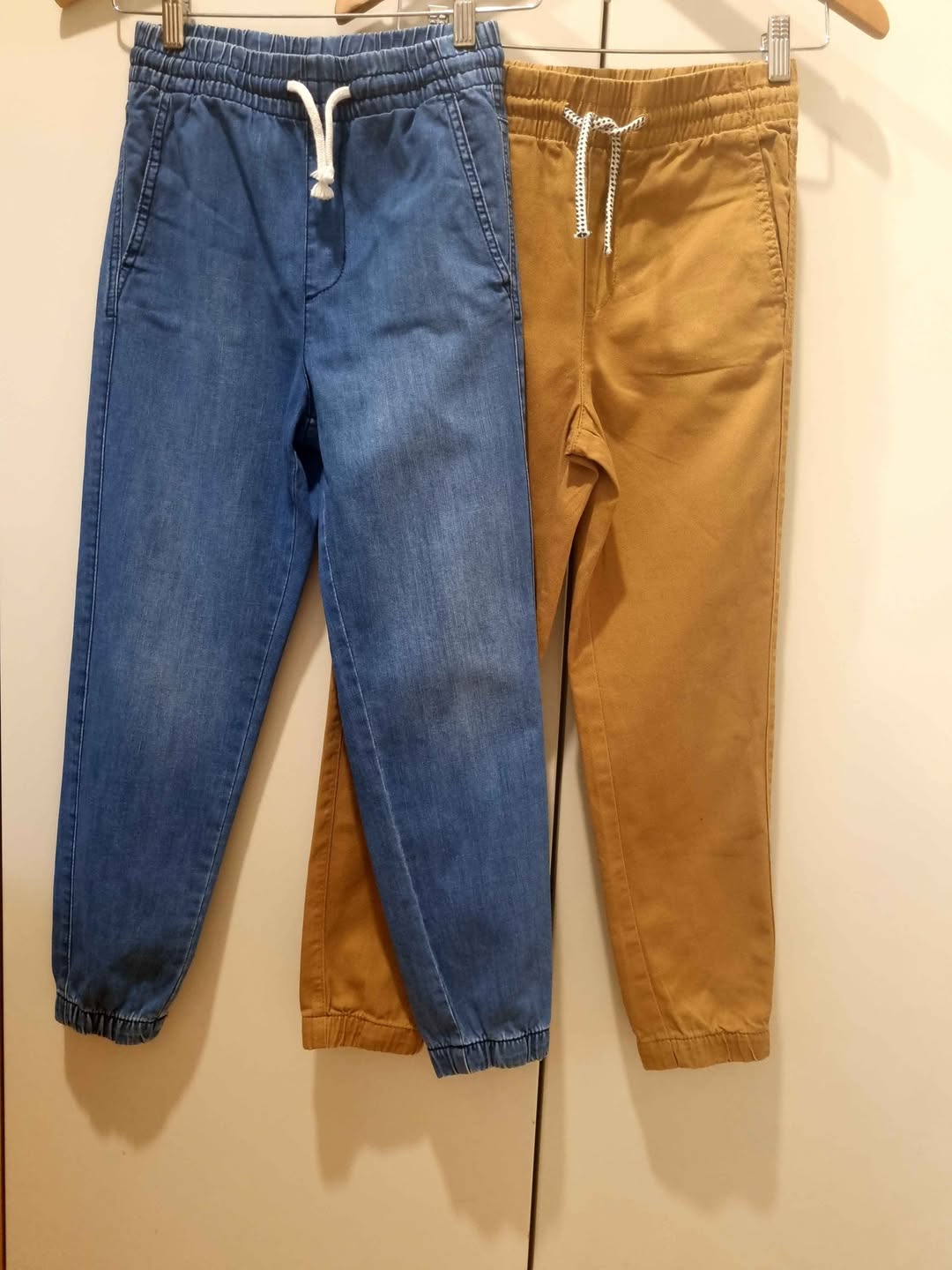 H&M yeni pantolonlar 9-10 yaş (140cm) için her ikisi de