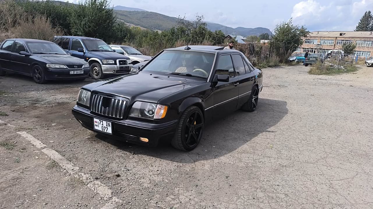 W124 93 թիվ 3.2 բենզին ֆուլ
