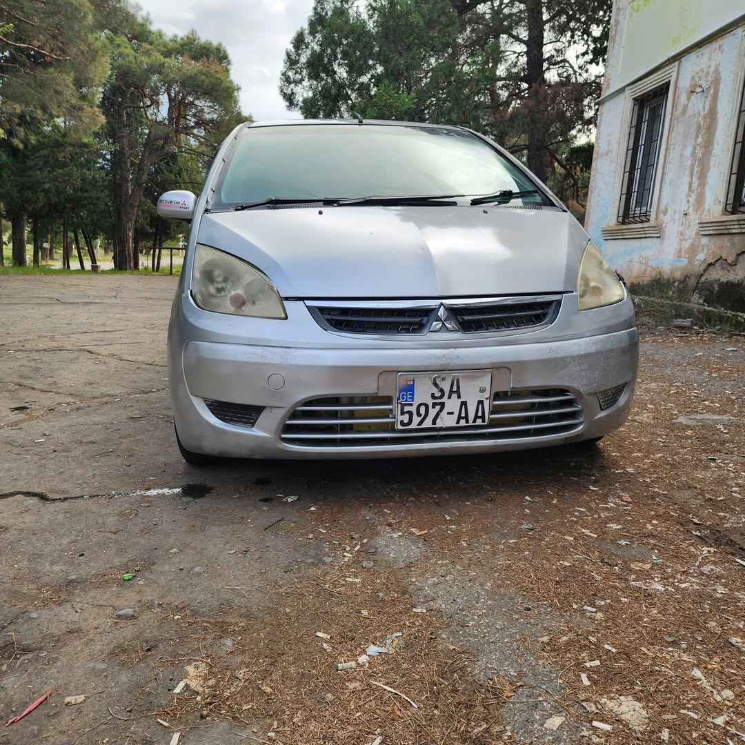 Mitsubishi Colt 2005-ci il 1.3 kirayə verilir