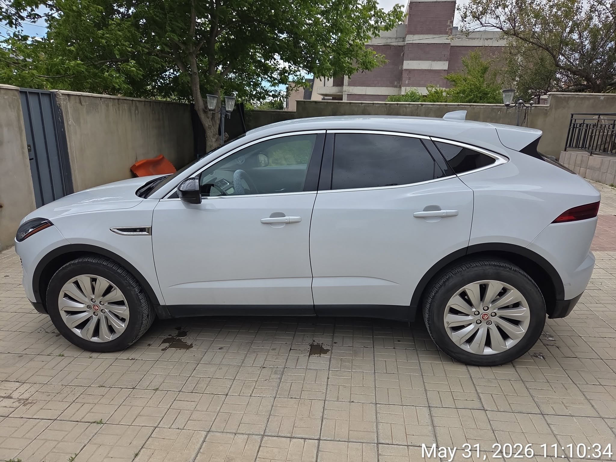 Satılır - dəyişilir Jaguar E-pace İl: 2017 — 14,400$