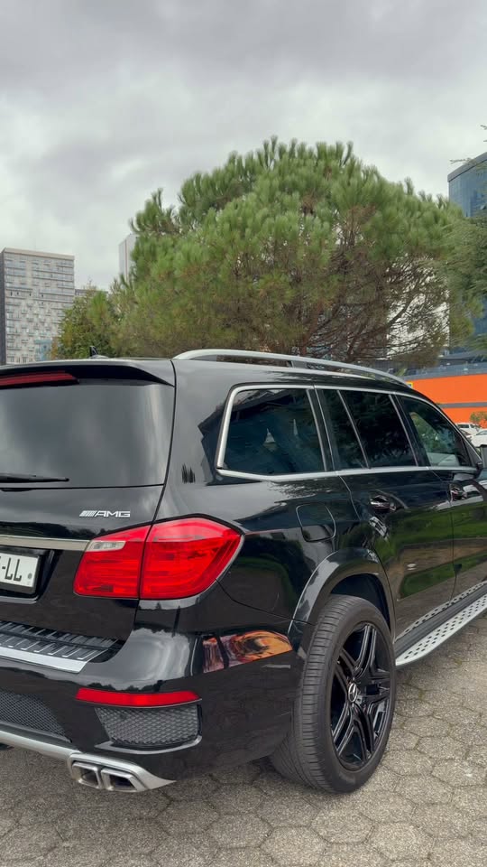 იყიდე 2016 წლიანი GL 63 AMG — 18,800$
